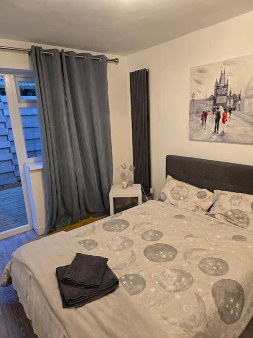 Cozy Flat 1 Bedroom Hucclecote Exterior foto